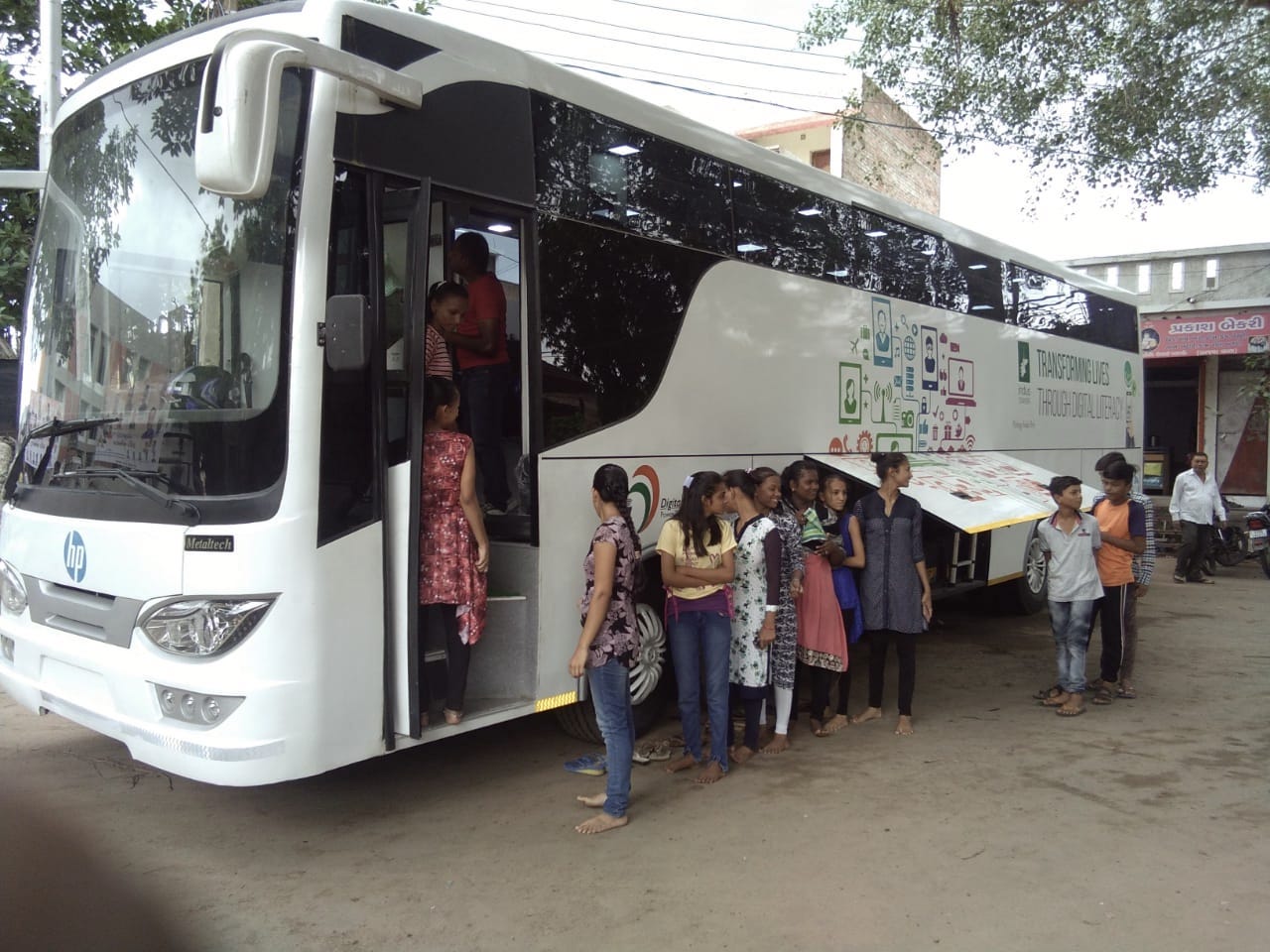 niit education on wheels